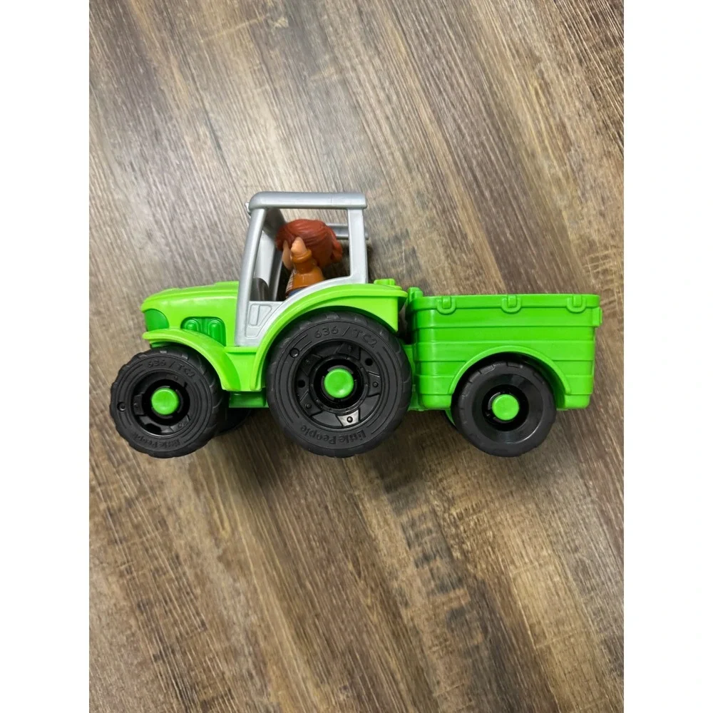 Fisher-Price Little People Caring for Animals Tractor Green with Trailer Dog Fig